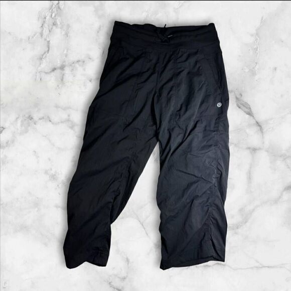 Lululemon Size 4 Black Dance Studio Pants 20" - Picture 1 of 3